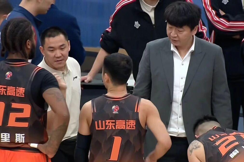 华体会体育官方网站-只差官宣！名记透露山东男篮签下新外援，有NBA履历，实力强劲！